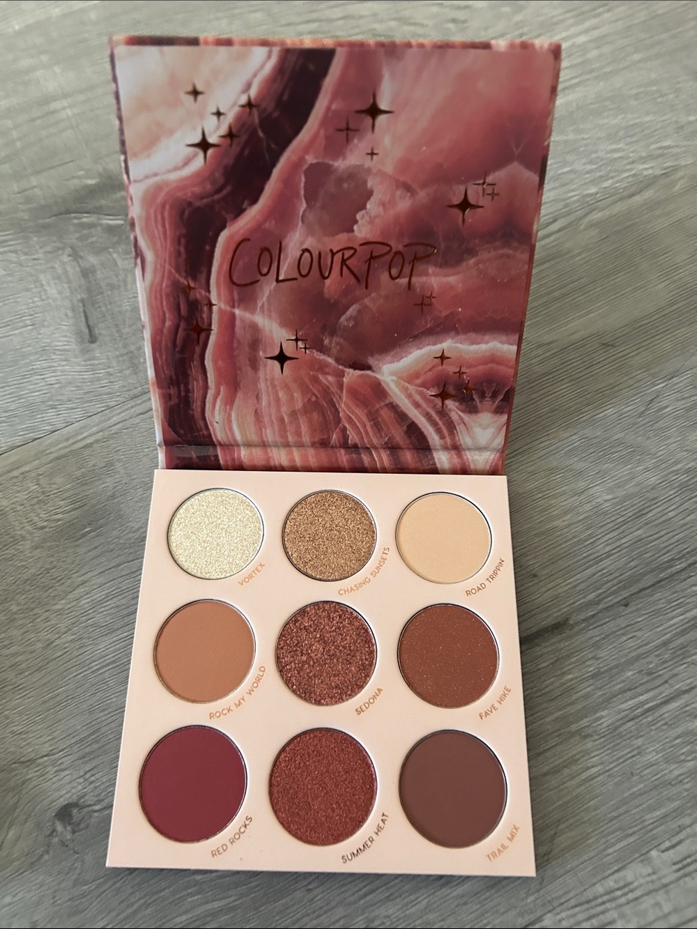 COLOURPOP Rock On
EYESHADOW PALETTE